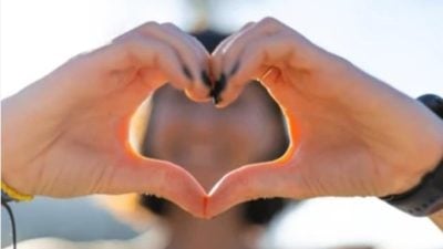 陷办公室暗恋  已订婚女：怎么办？！