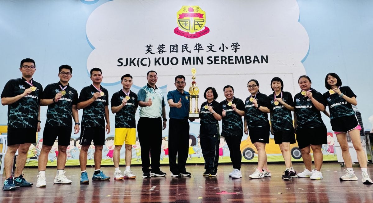 全森华小教师羽球团体赛圆满举行 教师挥拍竞技展团队精神