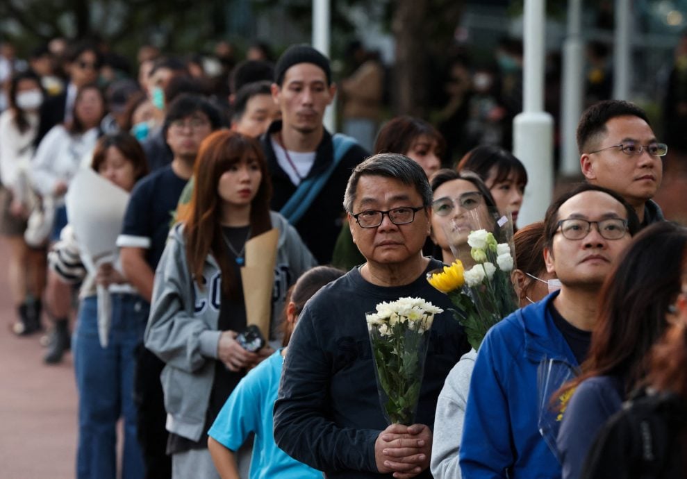 公公「握身分证披湿被」葬身宏福苑　媳妇泣:他“很聪明”