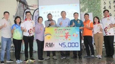 共同支持华校守护下一代 许春：再大困难也能克服