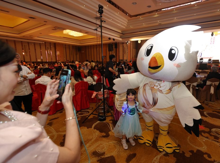 关丹站“爱华教”演出成功，首首经典名曲、热舞表演扣人心弦。