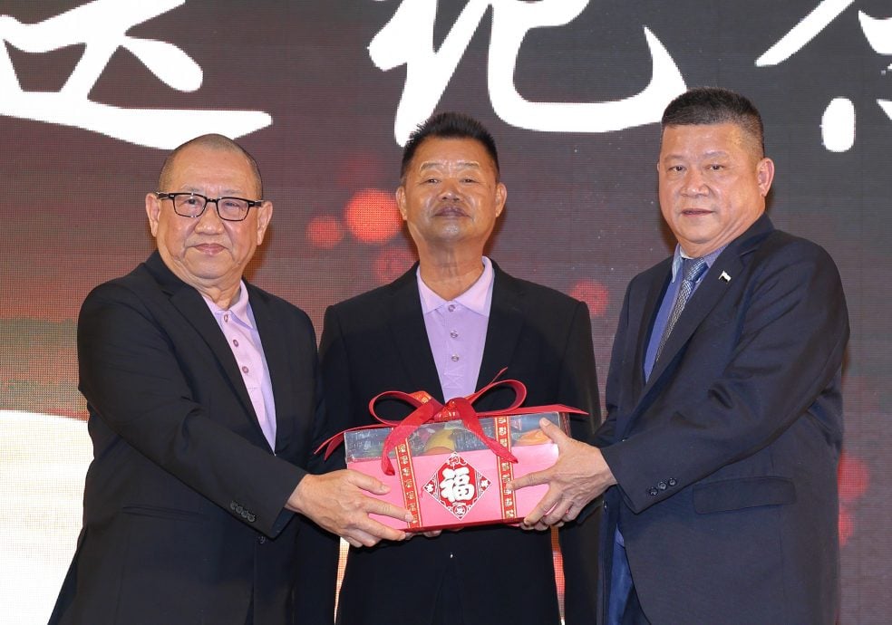 关丹站“爱华教”演出成功，首首经典名曲、热舞表演扣人心弦。