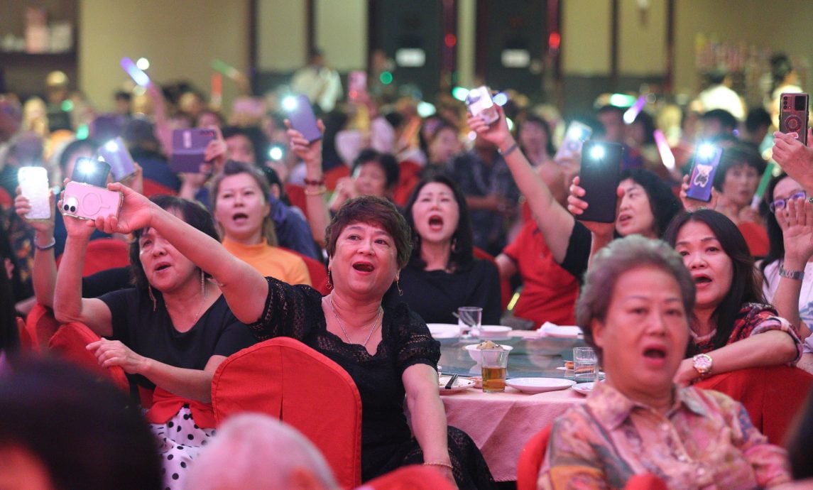 关丹站爱华教义演大获成功 经典名曲热舞扣人心弦