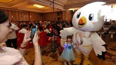 关丹站爱华教义演大获成功 经典名曲热舞 扣人心弦