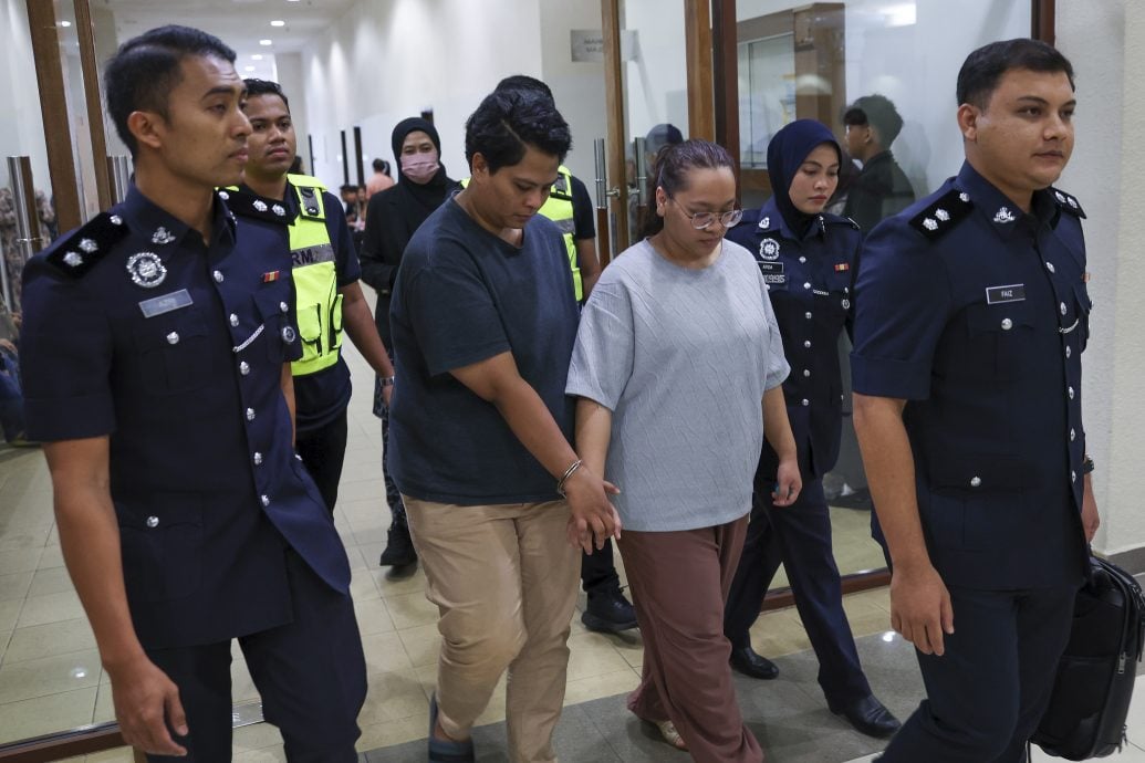 冒充女警并诈骗妇女,2女承包商认罪各罚款8000令吉。