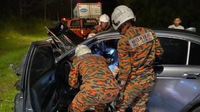 凌晨东西大道车祸 39岁巫男丧命