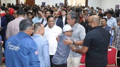 凯里重返巫统谈教育 阿克马：欢迎心系巫统者回归