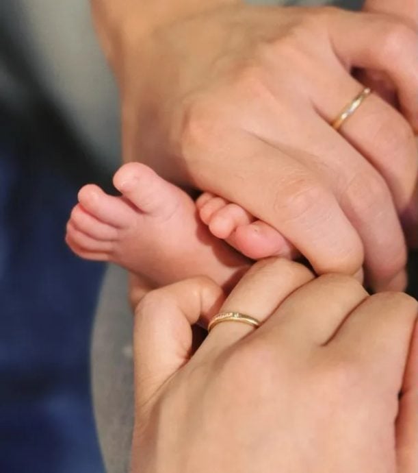 刘品言升格当妈 连晨翔秒变“女儿傻瓜”