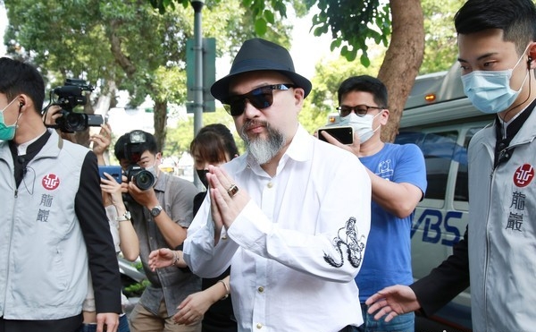 刘真离世5年 辛龙复出否认另结新欢