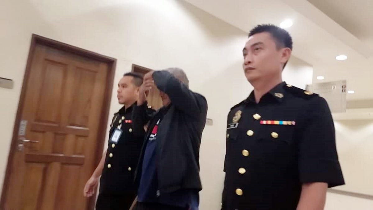 前任村长控2失信罪名不认罪，获准以5000令吉保外候审。