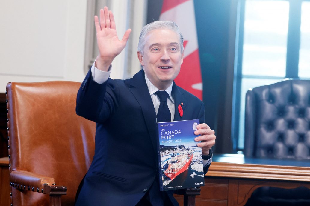 加拿大预算案 大幅减收国际学生