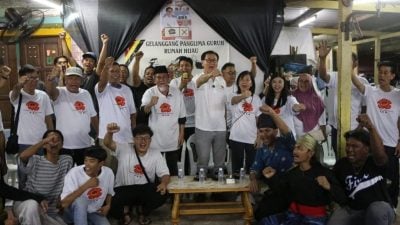 包括55前火箭人  和谐党迎165新党员