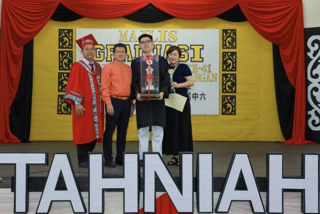 南华华中毕业礼 336名学生高唱骊歌