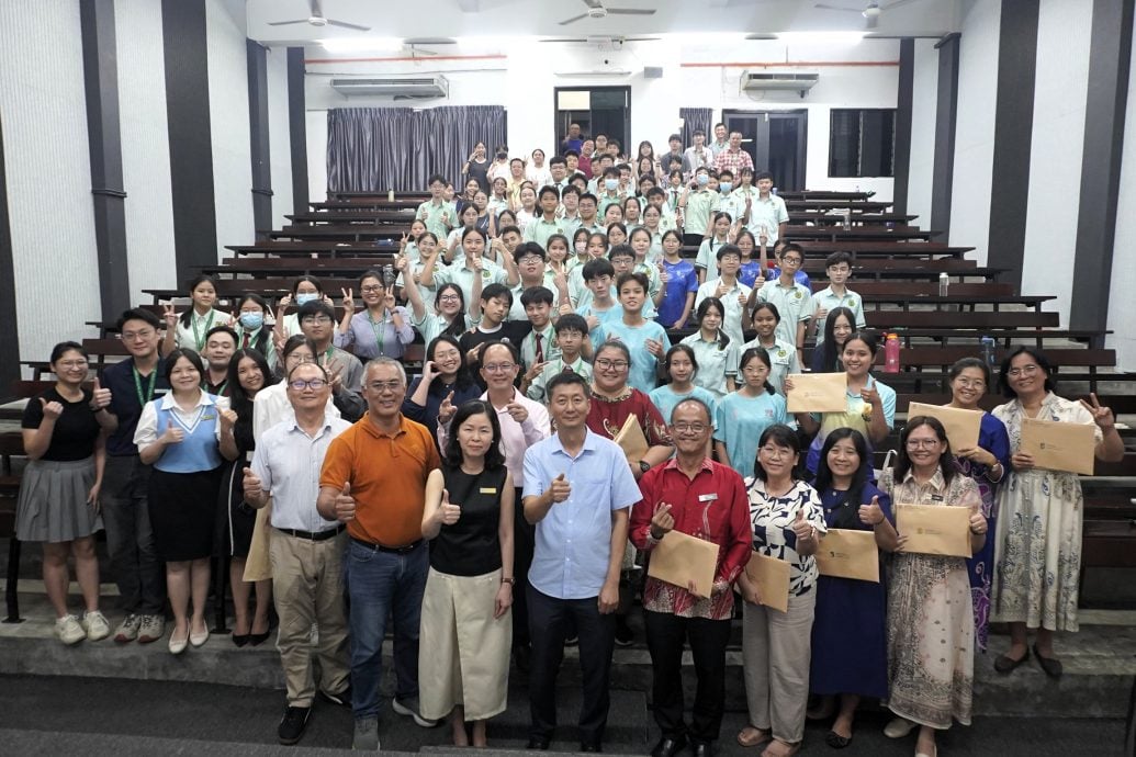 南华独中与华小合作 完成社会责任行动计划