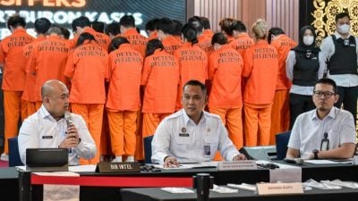 印尼拘留一中国金融通缉犯 另捕27涉嫌诈骗假公安