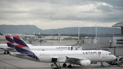 特朗普警告关闭领空 委内瑞拉批“殖民主义威胁”