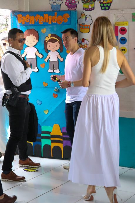 厄瓜多尔民众公投 对外国军事基地说“不”