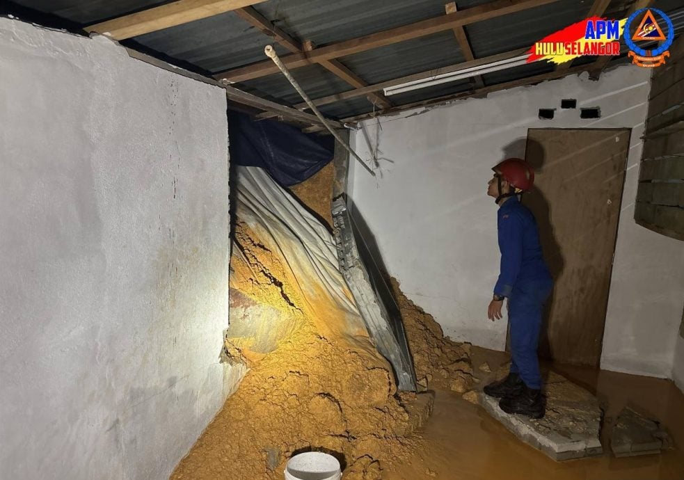  双文丹土崩 3人跑赢死神