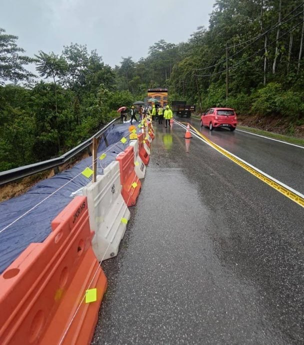 双溪布亚路山崩 紧急封2.1公里马路