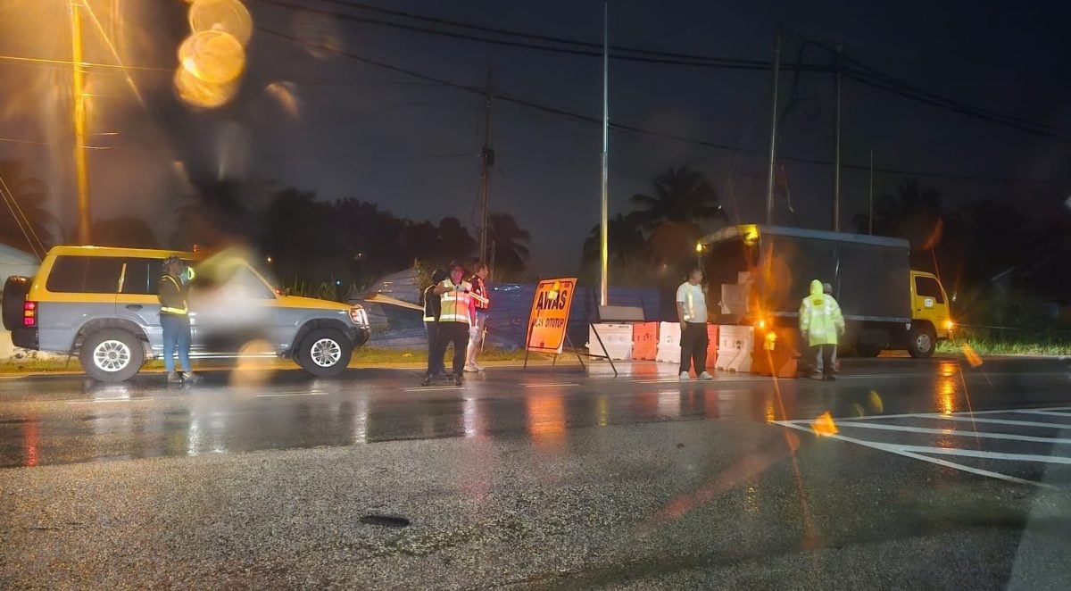 双溪布亚路山崩 紧急封2.1公里马路