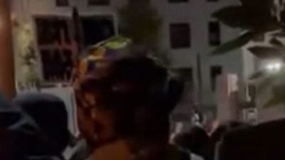 发表涉华言行 日本民众围堵首相官邸促高市早苗下台