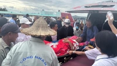 台风中奇迹生还！3越南男子海上搏浪40小时