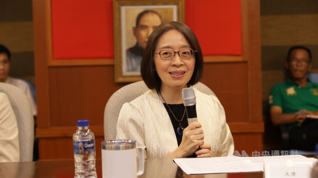 叶非比调任驻瑞典代表 连玉苹任台湾驻马来西亚代表