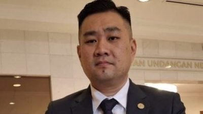 吉打州议会 | 黄佳祯：议员头像掀波 居林1校长遭调职