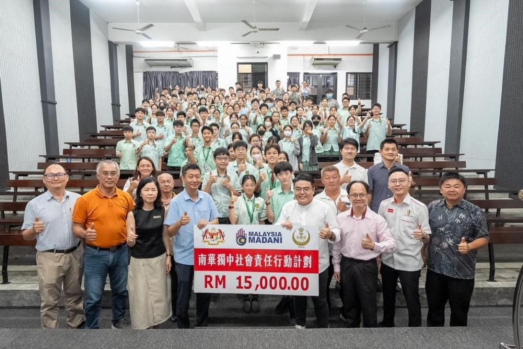 吴家良:冀赋权中学生承担更多 支持社会责任行动计划