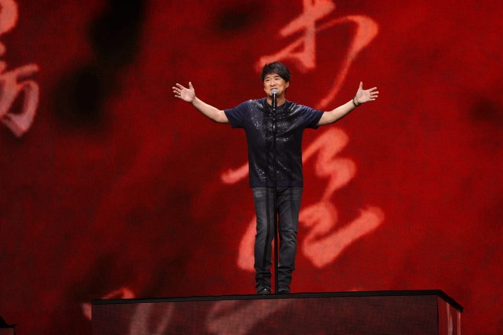 周华健悲痛悼念好友屠颖 高雄开唱背景画面超催泪