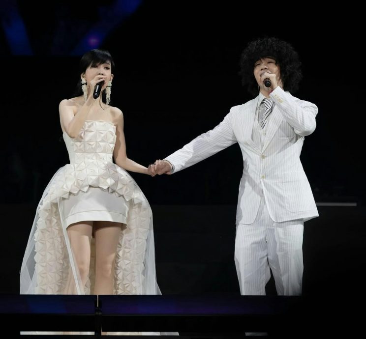 周慧敏演出状态太灾难！网跪求“收山”