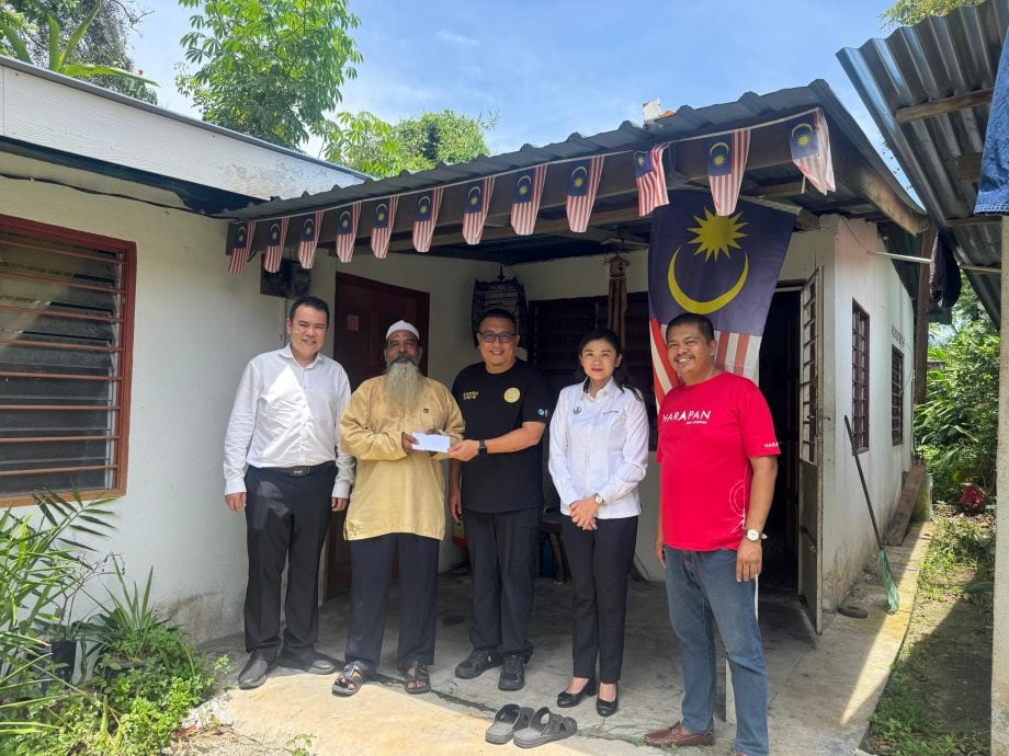 哮喘患者屋顶漏水无力自修 张哲敏联手圣佛庙捐1万助修屋