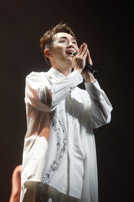 唱星云大作致谢觉诚法师 黎升铭音乐会泪悼亡妹