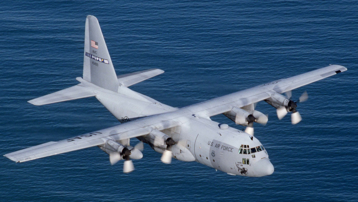 土耳其军用运输机空中解体坠毁 机上有20人