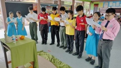 地里望中学办祈福会  提升会考生士气