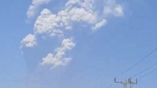 埃塞尔比亚火山沉寂1.2万年后喷发　烟柱高达14公里