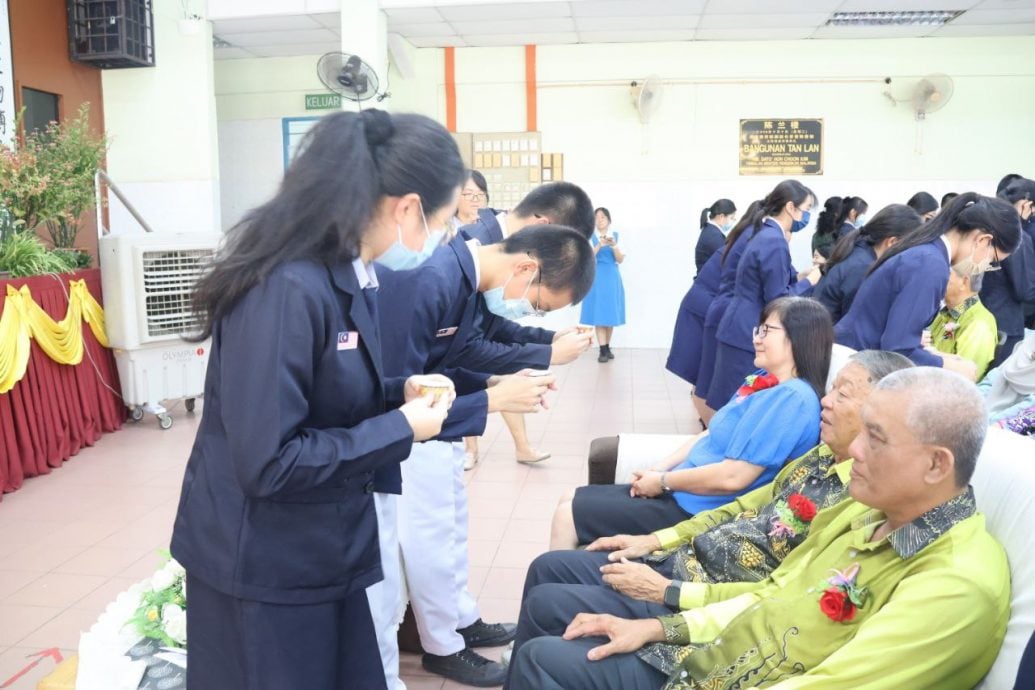 培元华中颁奖典礼暨毕业典礼 189 中五生高唱骊歌