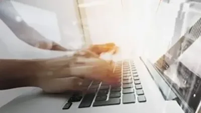 大學生秀成績單找實習機會掀議 網民批“不專業太隨便”