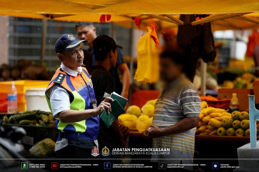 大都会-DBKL针对半山芭巴刹的劳板出击，查封和充公！5图