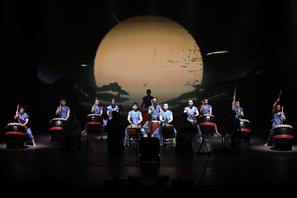 大都会-《卡玛拉德里》首演爆满 掌声见证击乐情谊