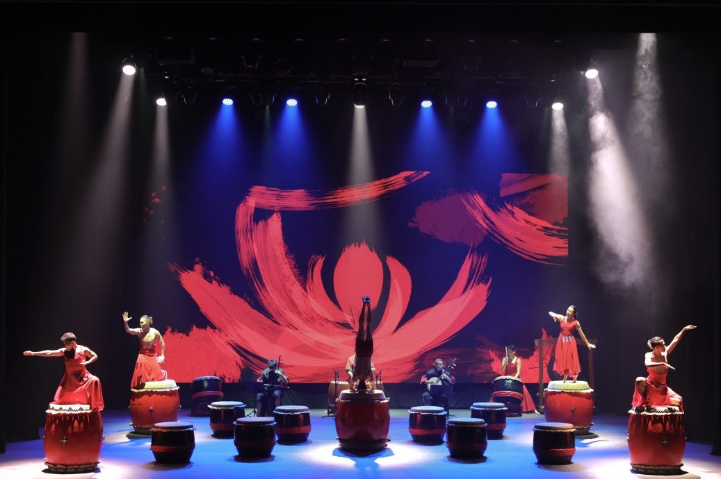 大都会-《卡玛拉德里》首演爆满 掌声见证击乐情谊