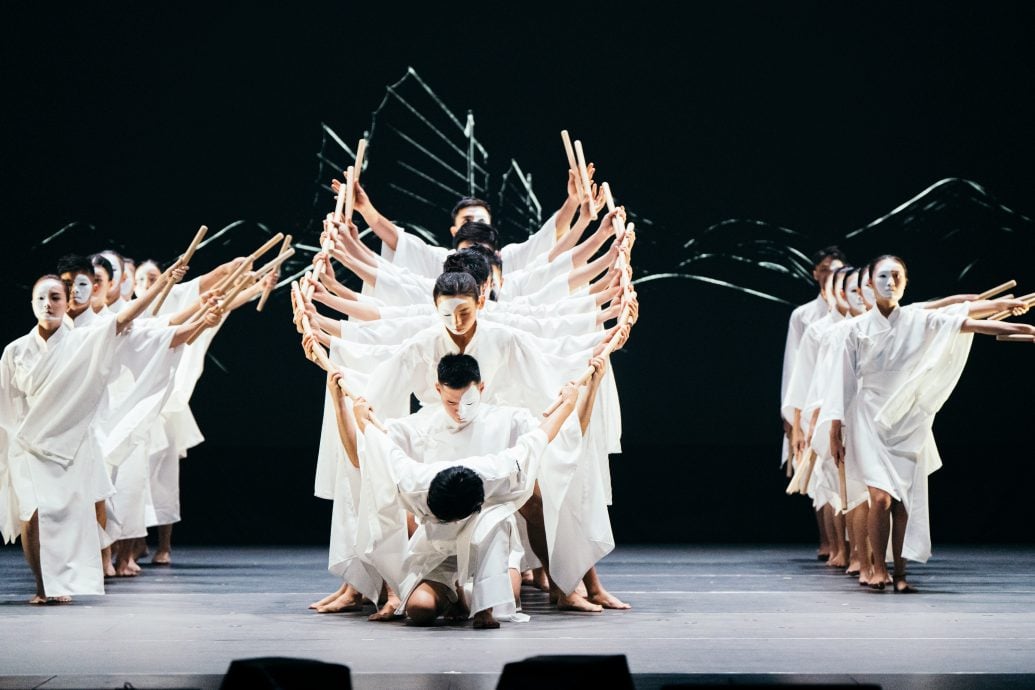 大都会-《卡玛拉德里》首演爆满 掌声见证击乐情谊