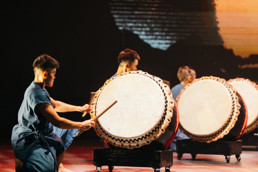 大都会-《卡玛拉德里》首演爆满 掌声见证击乐情谊