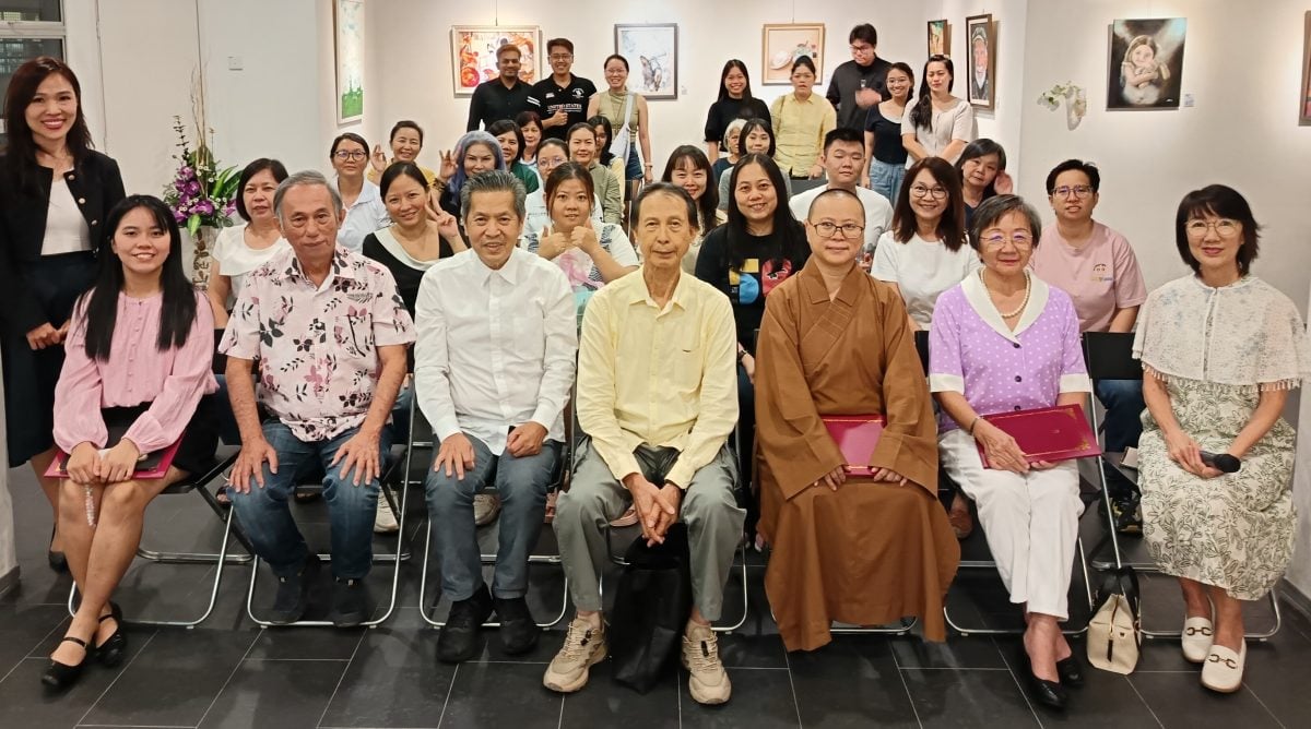 大都会-《形色韵律》油画展开幕