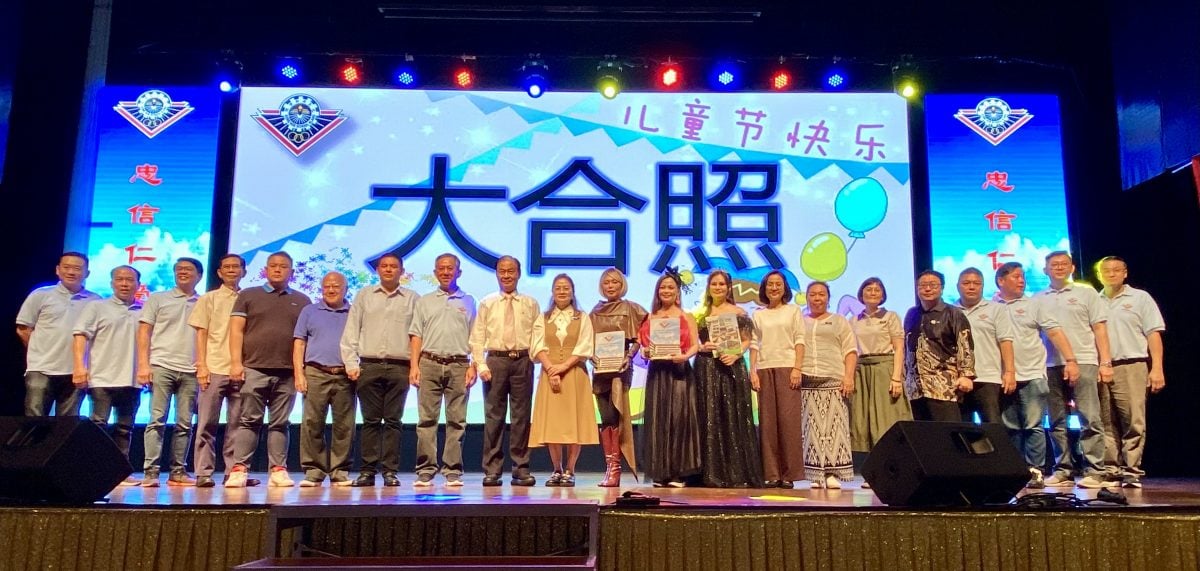 大都会-巴生共和华小学生走猫步迎儿童节