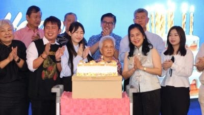 沙一校长颜篎端荣休  三十九载耕耘 桃李满园