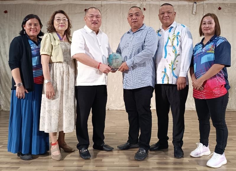 大都会-海滨华小重建校舍筹委设慰劳宴颁“爱心筹款大使”/2图