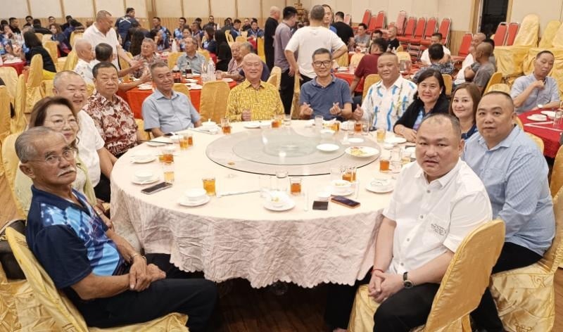 大都会-海滨华小重建校舍筹委设慰劳宴颁“爱心筹款大使”/2图