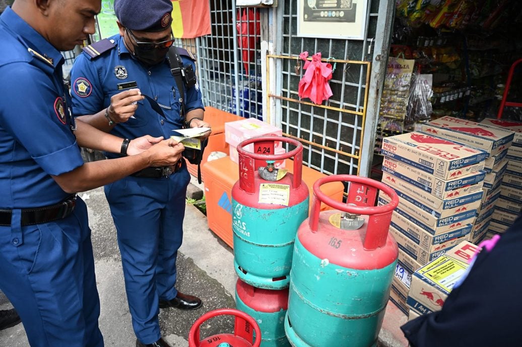 大都会-瓜雪市议会取缔行动