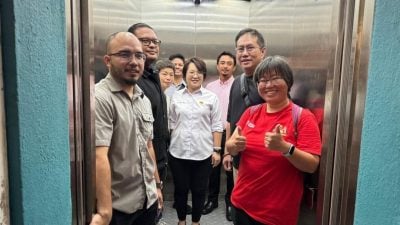 潘佩玲积极争取拨款   为迪莎1组屋换新电梯